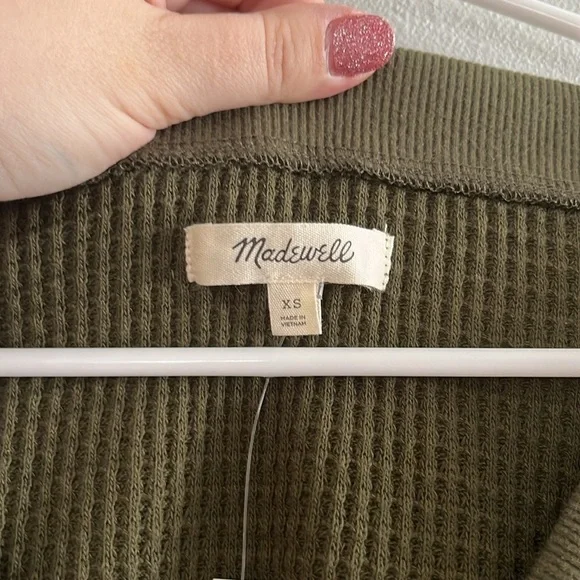 Madewell Brushed Waffle V-Neck Tee - Picture 3 of 7